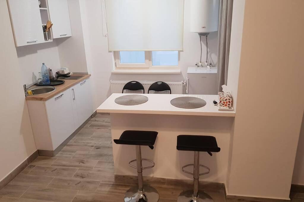 Moni Apartment นาโวดาริ ภายนอก รูปภาพ